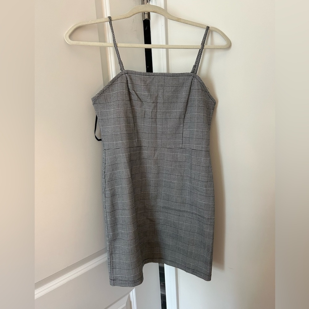 White and Black Bodycon dress